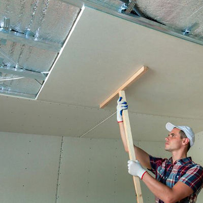 좋은 가격 4x8 12 밀리미터 석고 보드, 상한을 위한 건식 벽체 경사면 석고 보드판 온라인으로